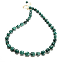 Load image into Gallery viewer, malachite pebble beads necklace