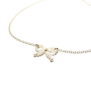 pearl bow necklace
