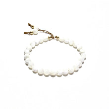 Load image into Gallery viewer, mother of pearl beads bracelet