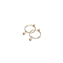 Load image into Gallery viewer, single freshwater pearl small hoops