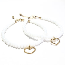 Load image into Gallery viewer, white jade and heart bracelet