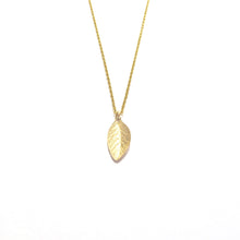 Load image into Gallery viewer, leaf necklace